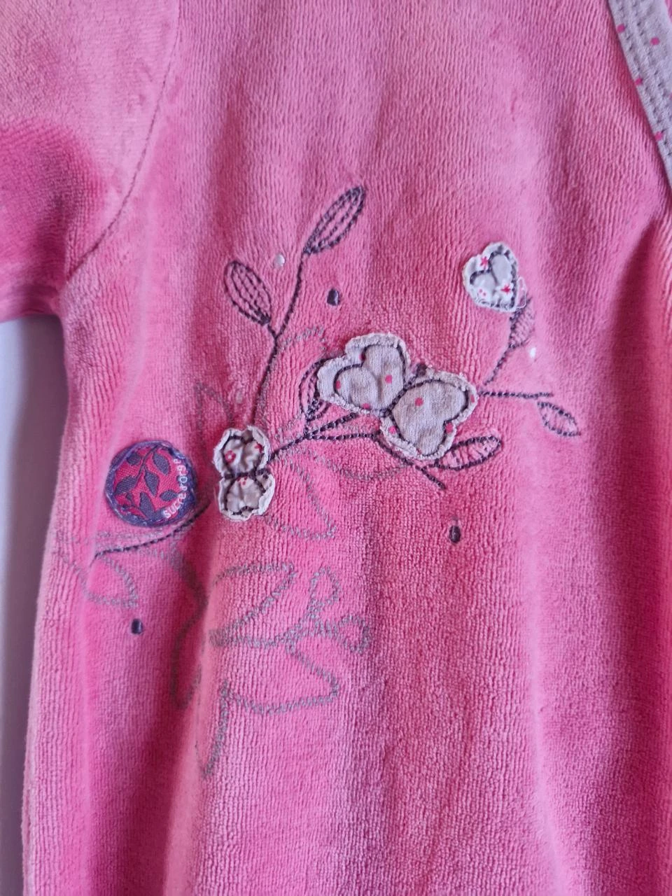 Pijama confortável de veludo com pés para bebê menina - Tamanho 3 meses – photo 2
